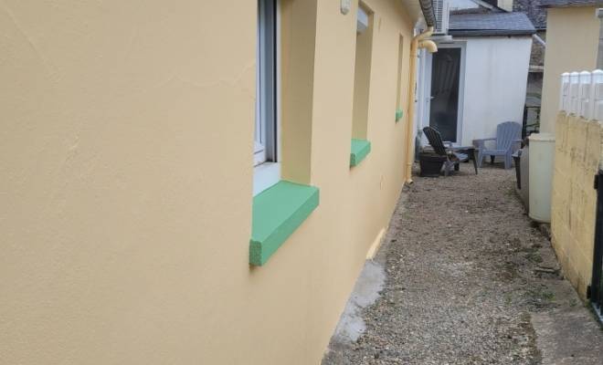 façade jaune